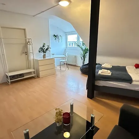Rooftop - 3 Sz - 1 Bad - 1 Wz - 1 Kueche Apartment *